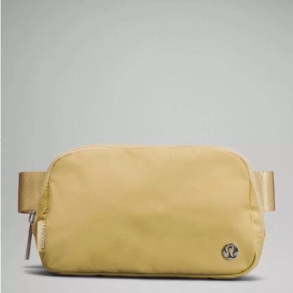 NEW Lululemon Everywhere Belt Bag